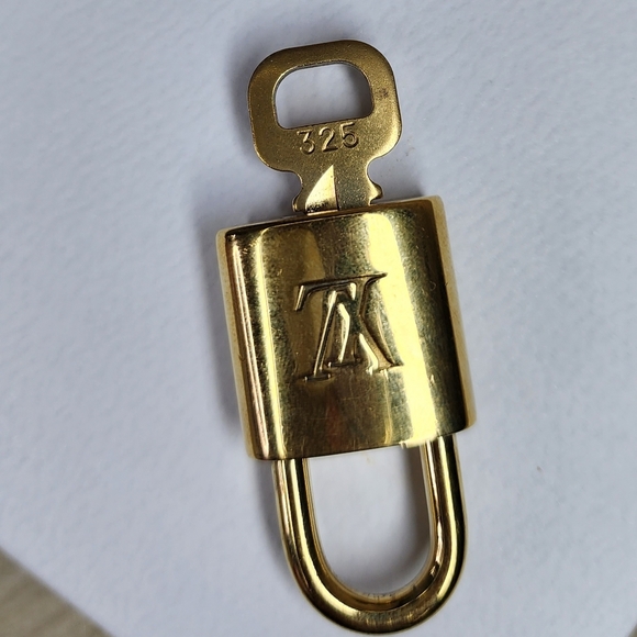 Louis vuitton lock - Picture 4 of 6